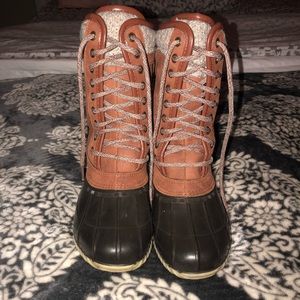 Duck boots